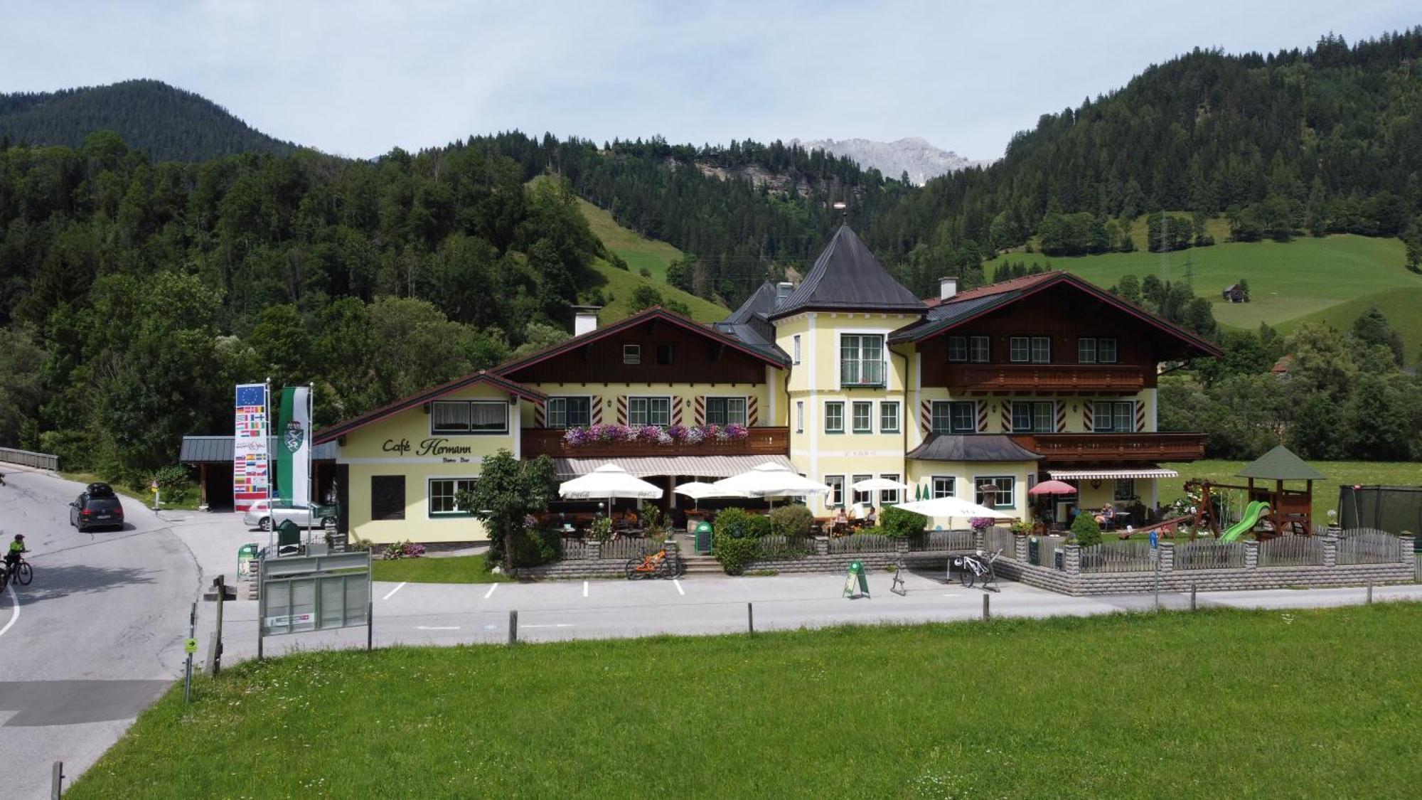 Cafe' Hermann Hotel 3*