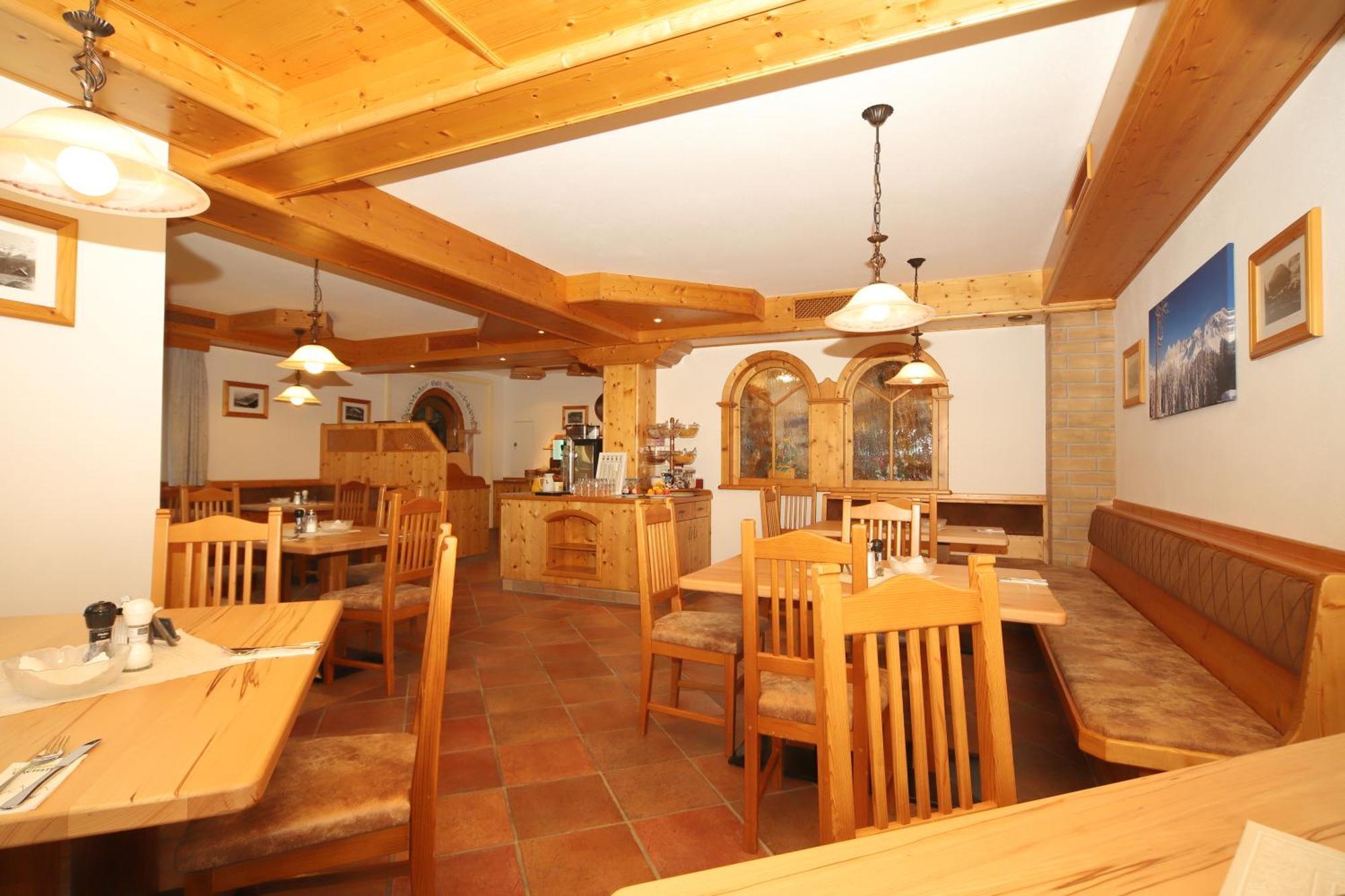 Cafe' Hermann 3*